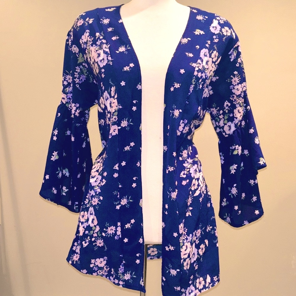 Francesca’s Blue Floral Kimono Top